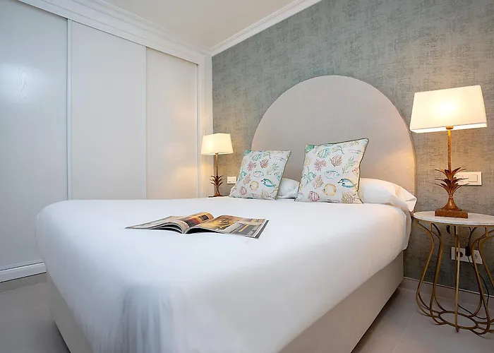 Genteel Corales 푸엔히롤라